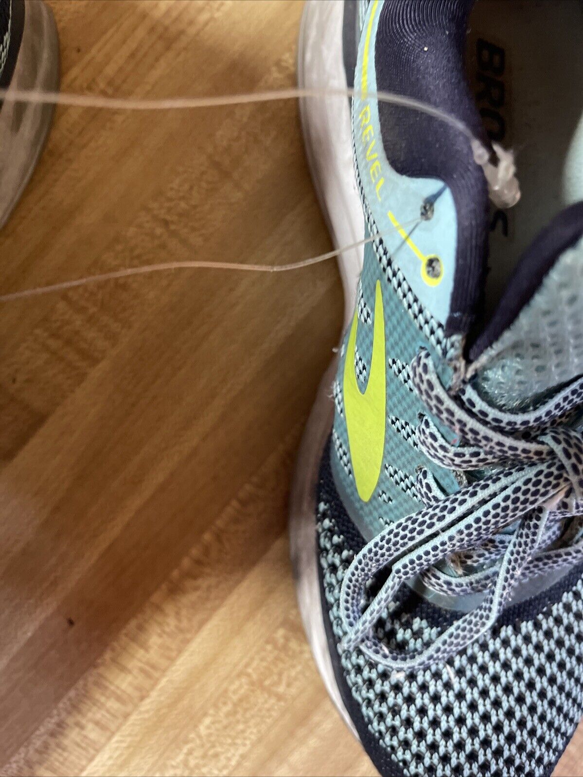 Brooks Revel Size 6