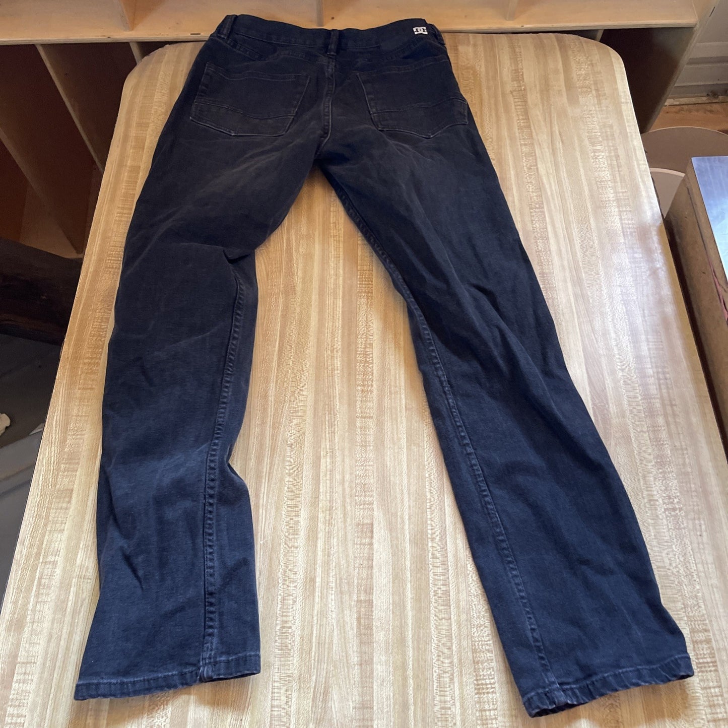 DC Straight Fit Jeans 28/28 Tags Says 28/32