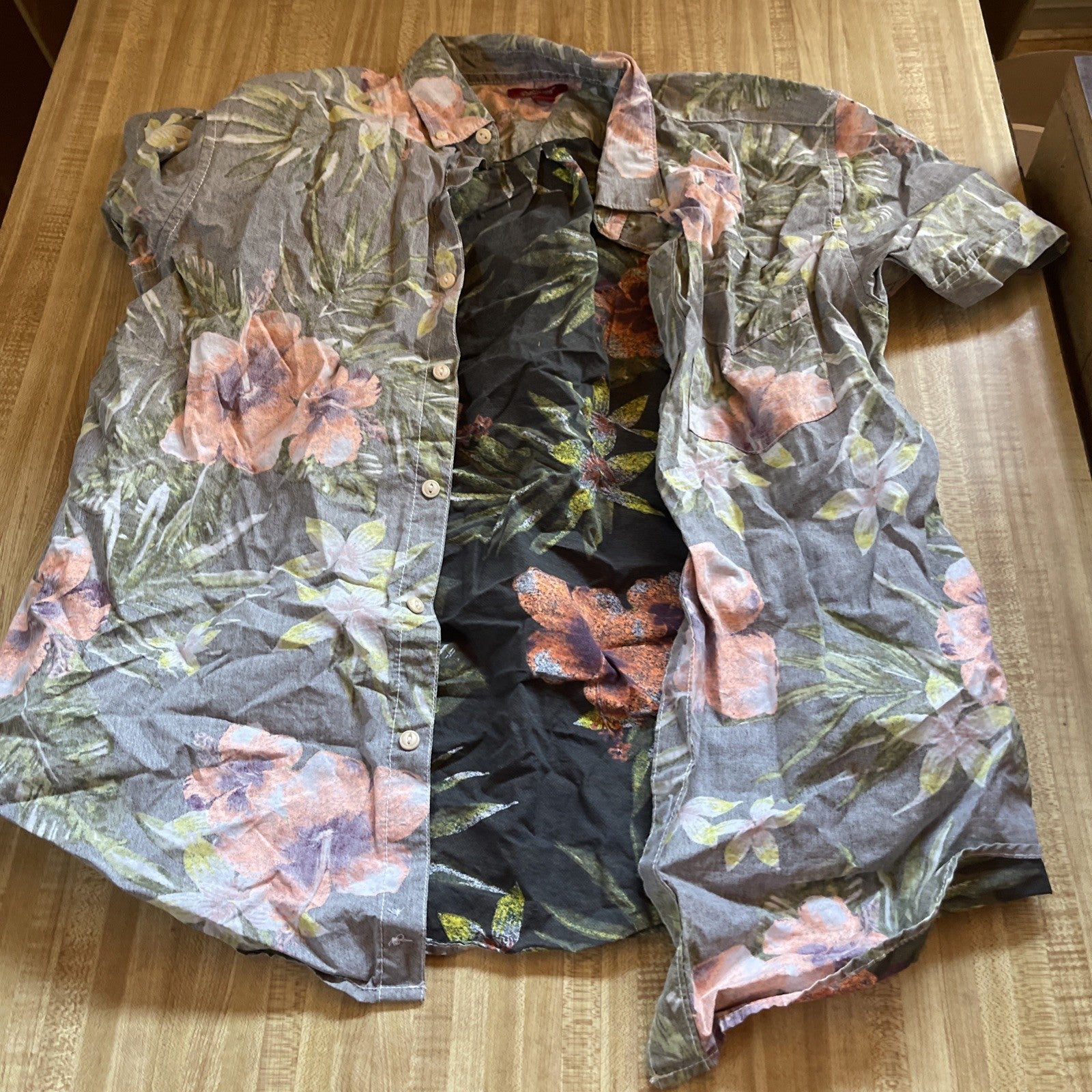 Arizona Jeans Co Button Down Large 