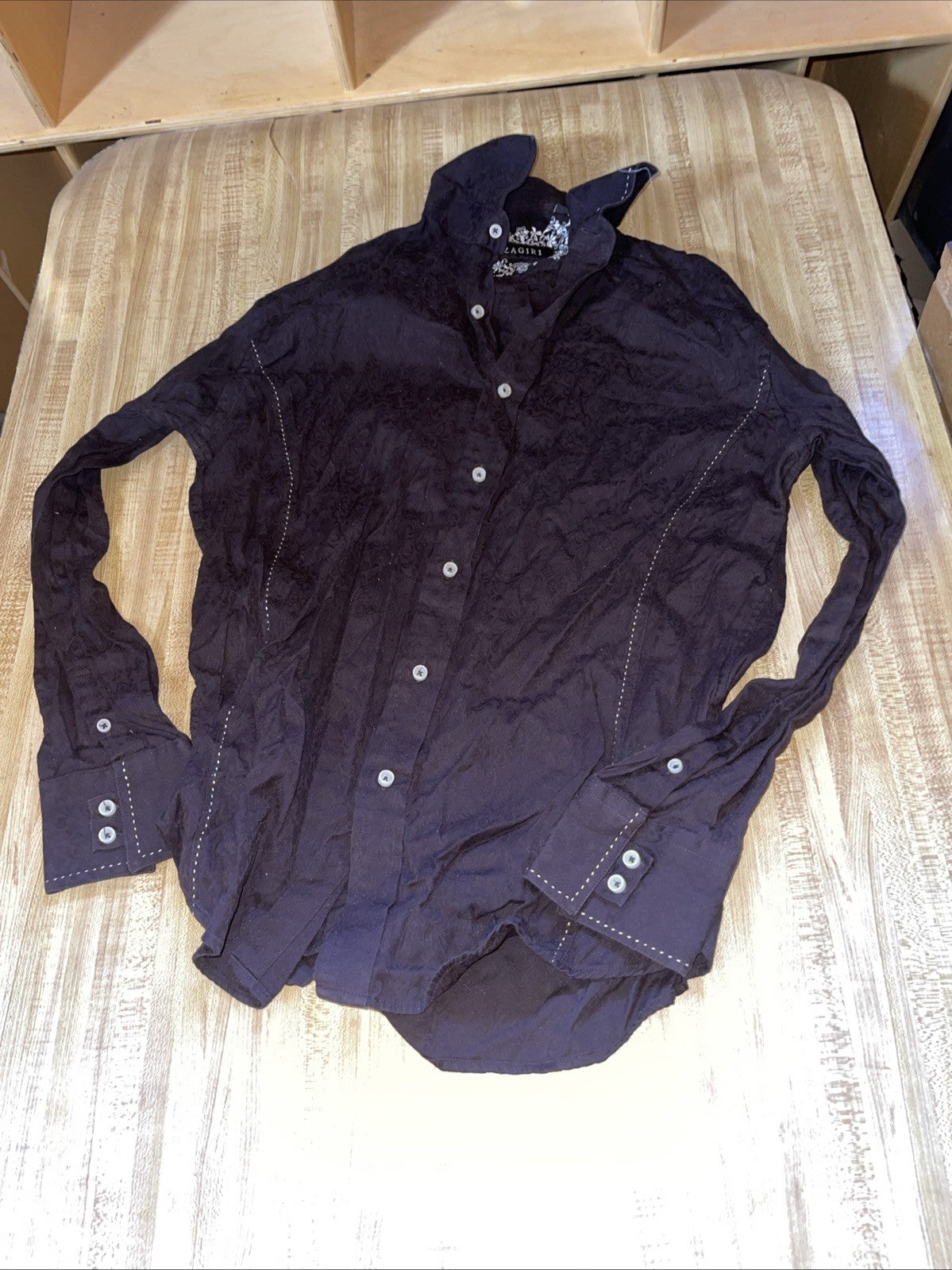 zagiri button up shirt Medium 