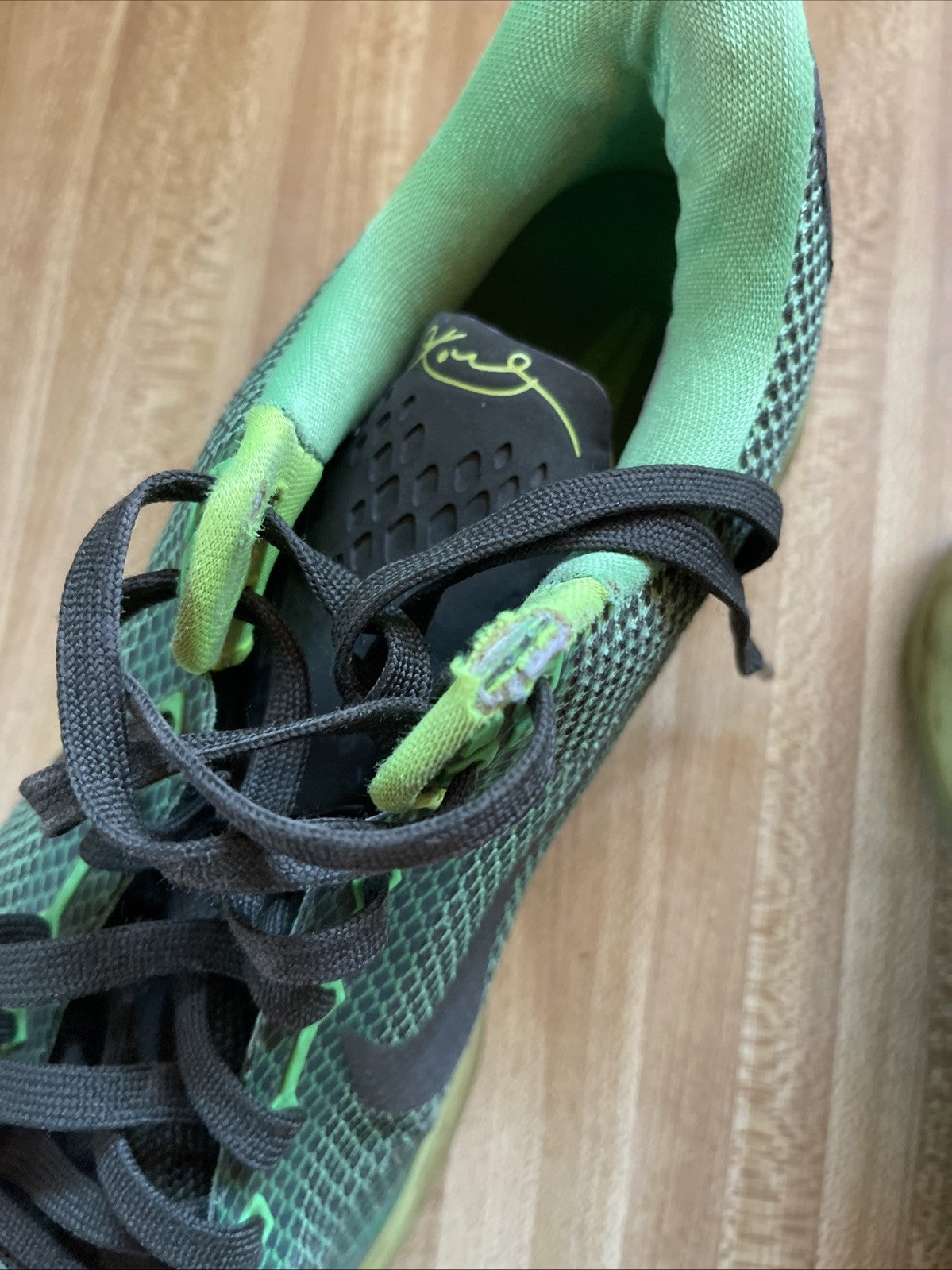 Size 8.5 - Nike Kobe 10 Vino See Photos For Issues