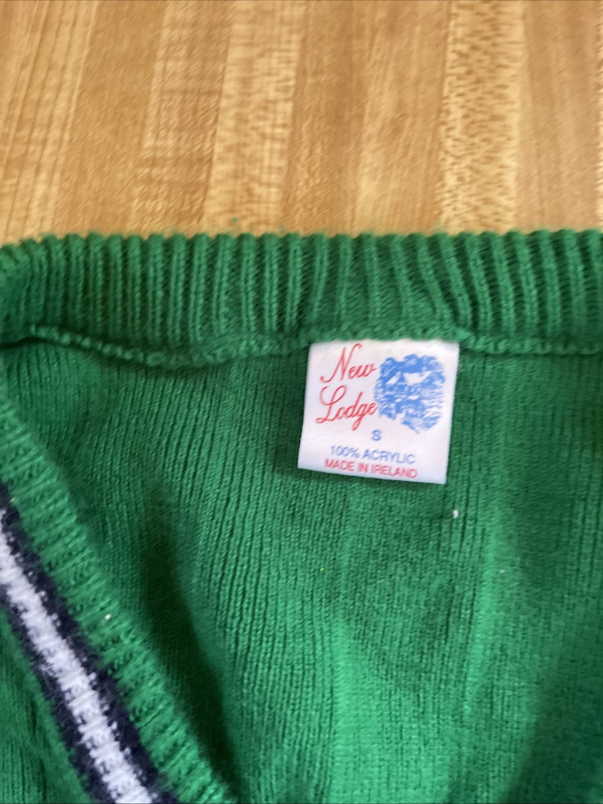 New Lodge Sweater Small 