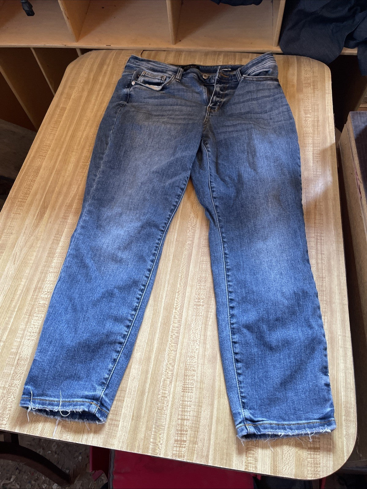 Judy Blue Boyfriend Fit Jeans 11/30
