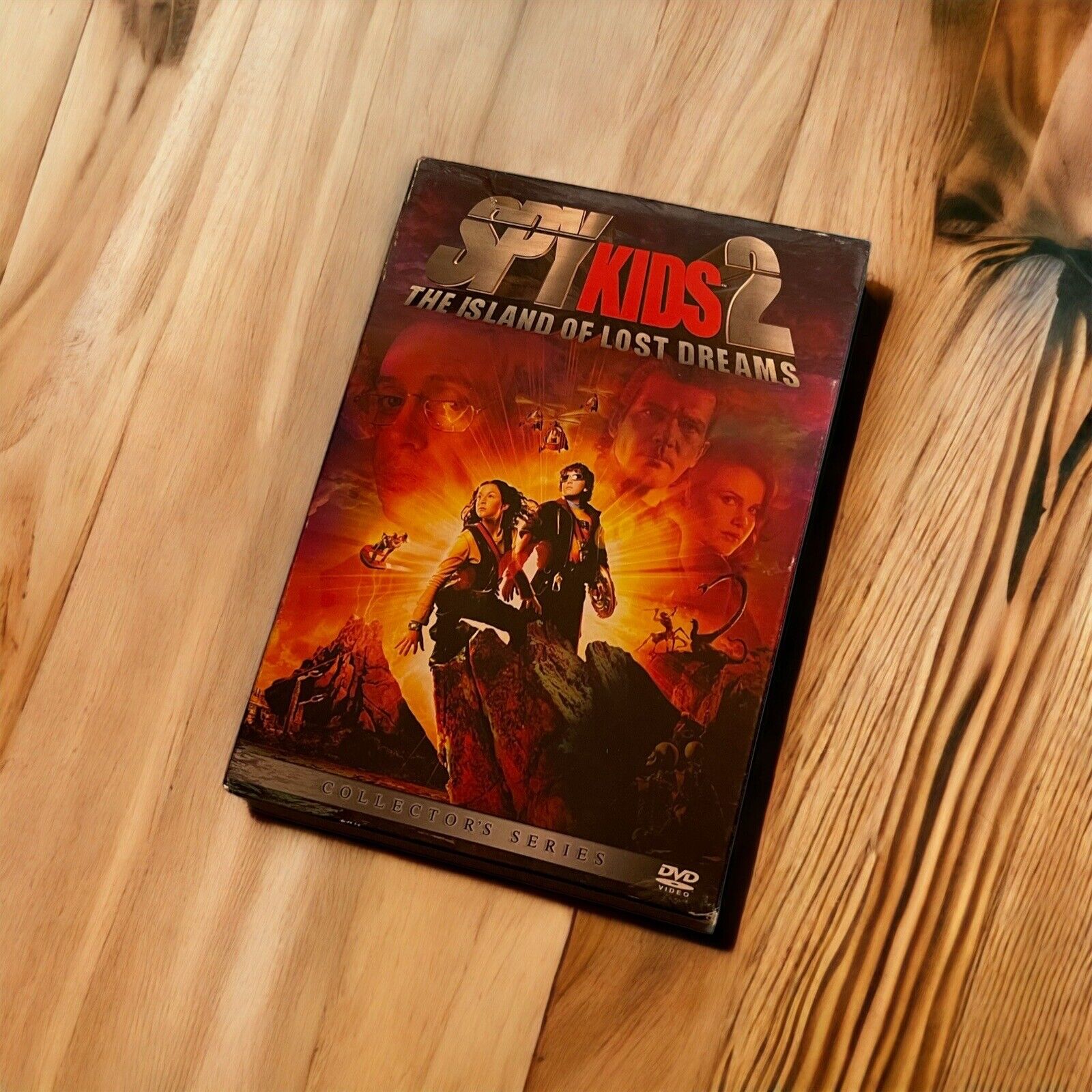 Spy Kids 2: The Island of Lost Dreams (DVD,2002,Collector's Series,Widescreen)