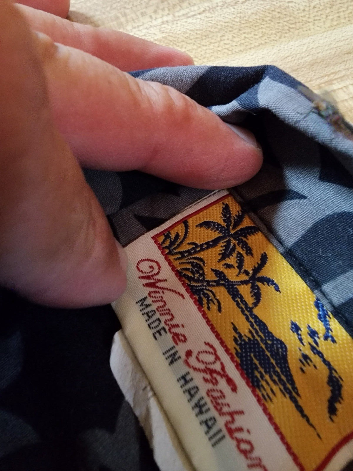 Vintage Winnie Fashion Hawaiian Shirt Medium 