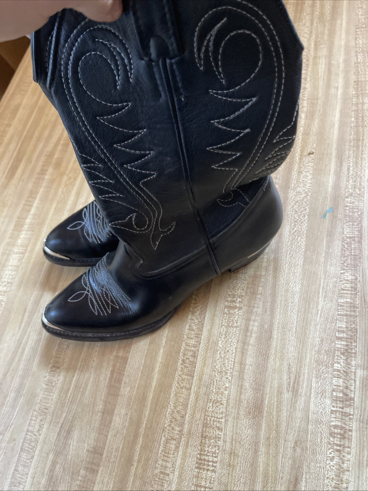 Soonhung Cowboy Boots 7.5
