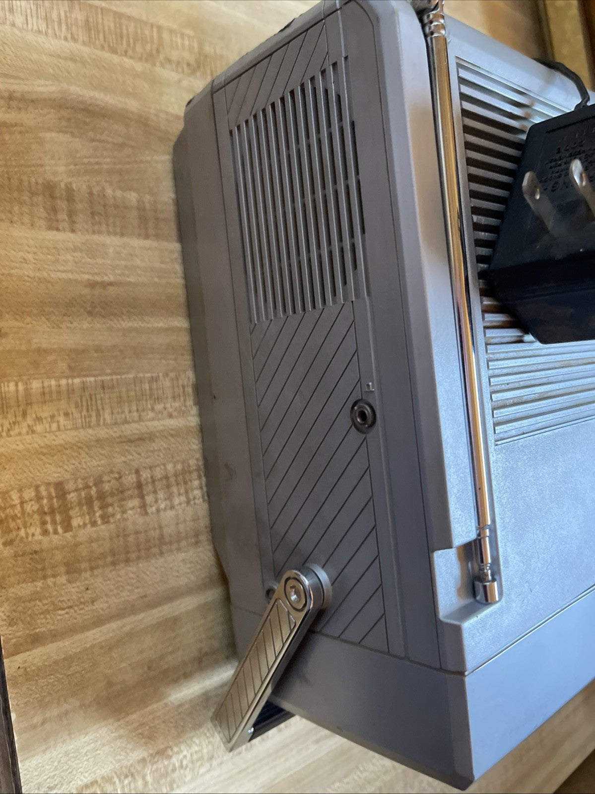 VINTAGE 1984 KTV 5" BLACK & WHITE TV WITH FM/AM Radio ~ KT506A ~