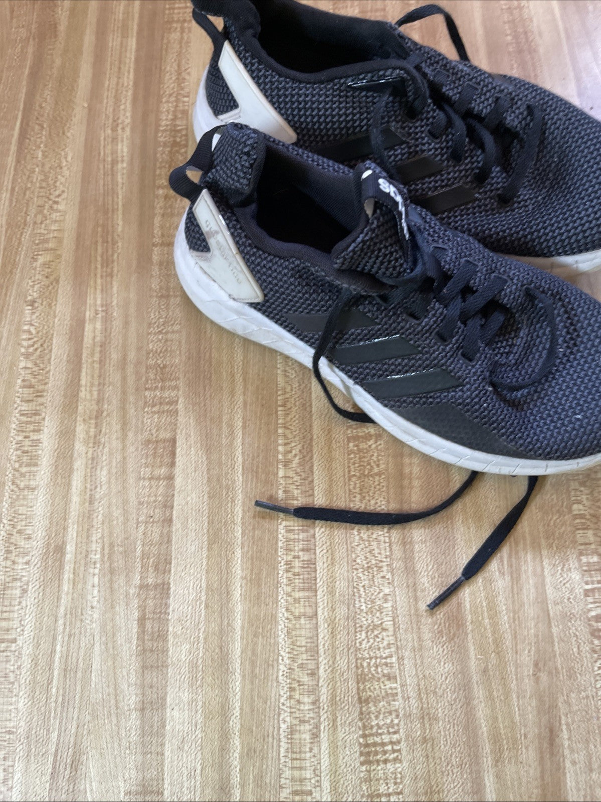 Adidas Cloud foam 7.5