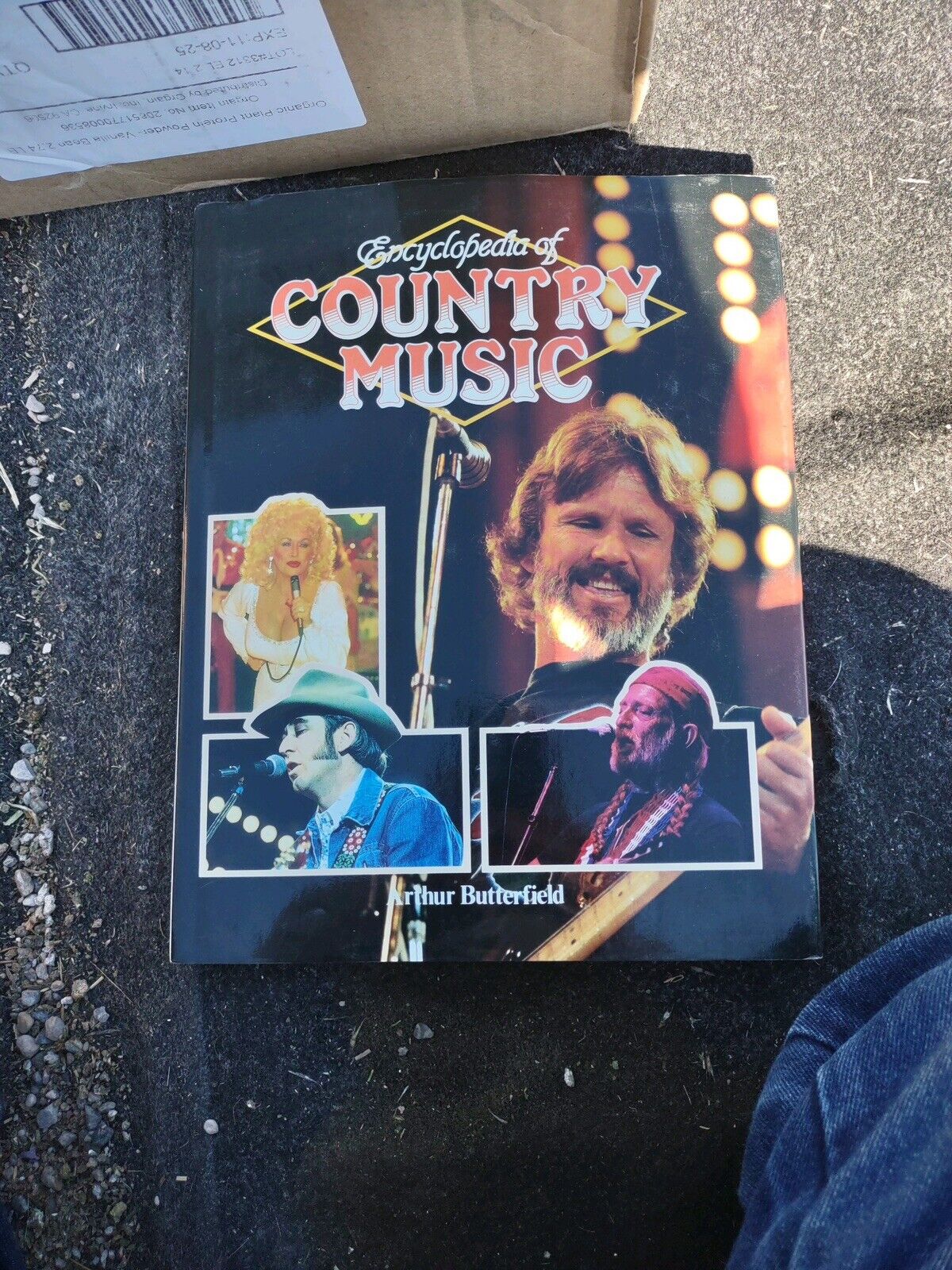 Encyclopedia Of Country Music