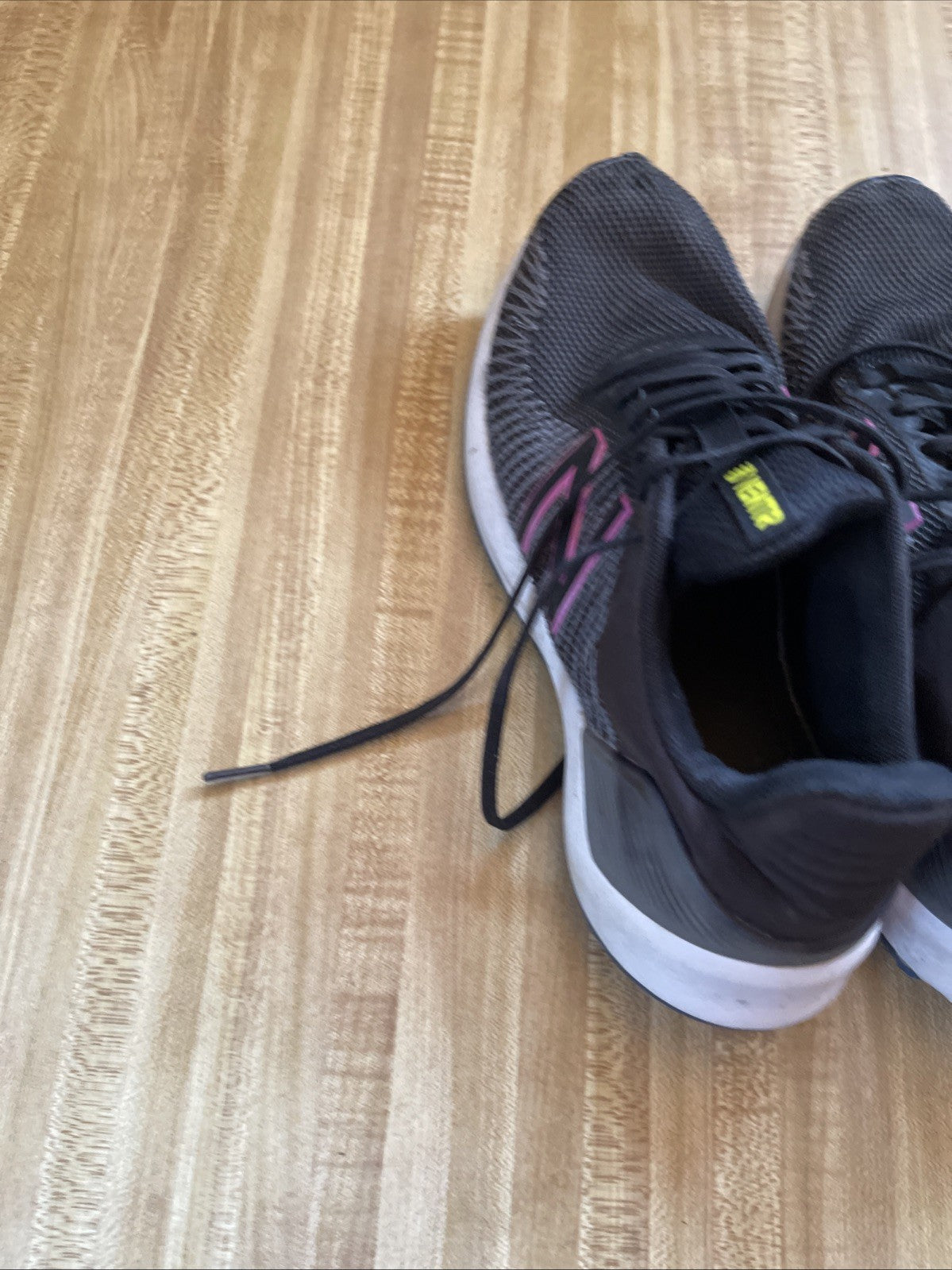 New Balance Ventr Size 9