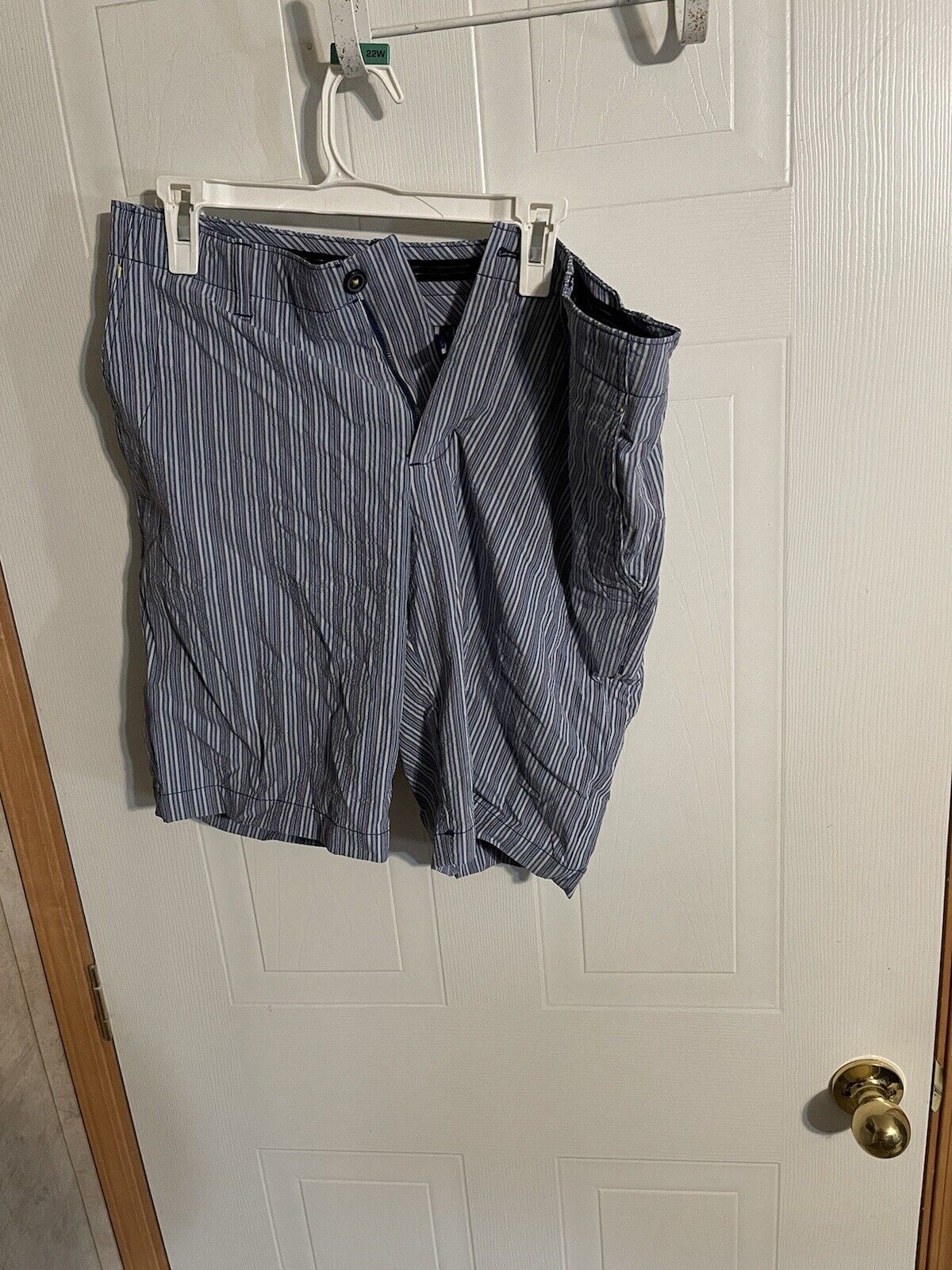 Tommy Bahama Golf Shorts 33