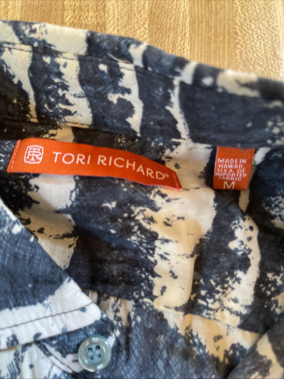 tori richard hawaiian shirt Medium 