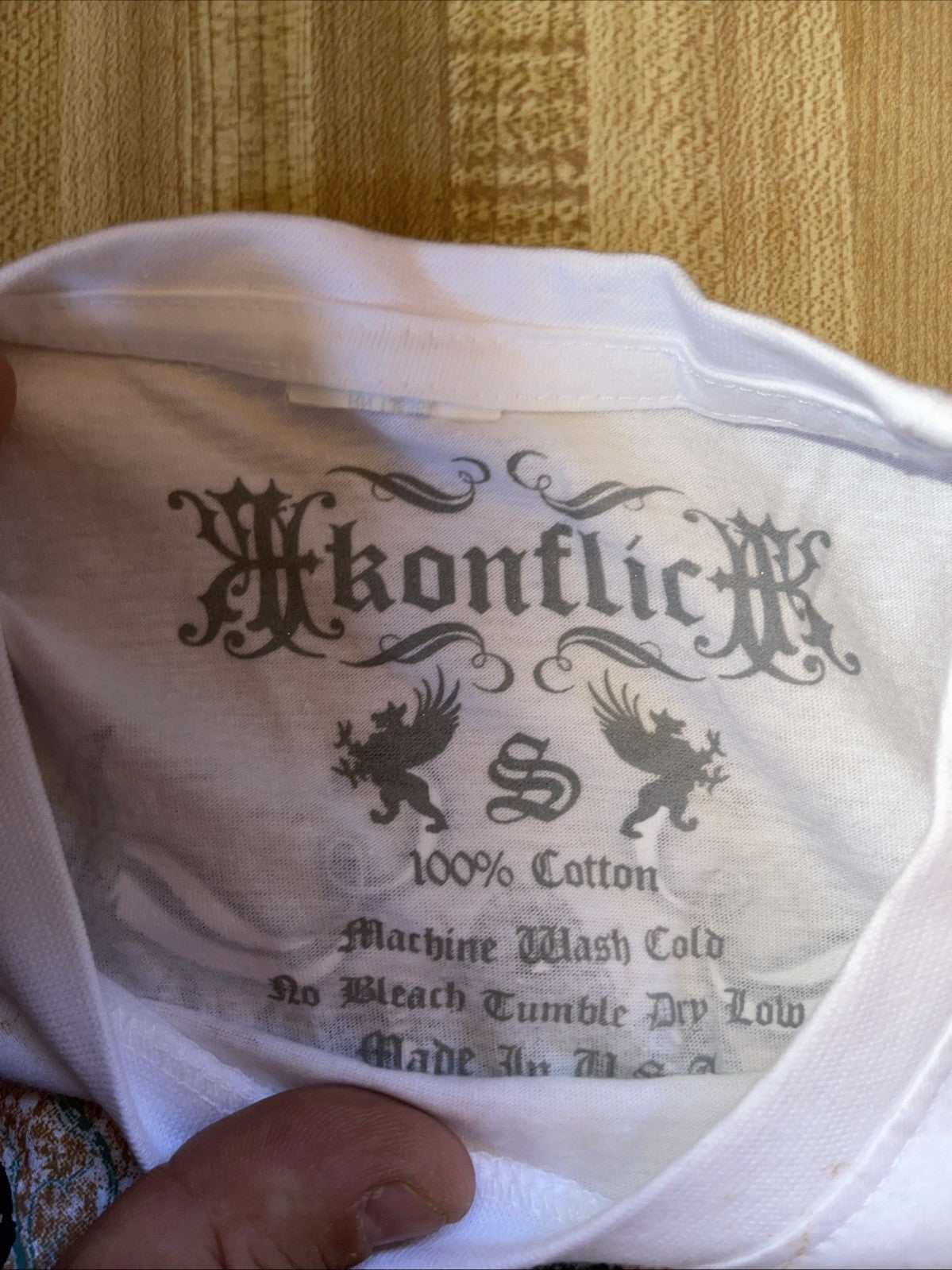 Konflic Graphic T Shirt Small 