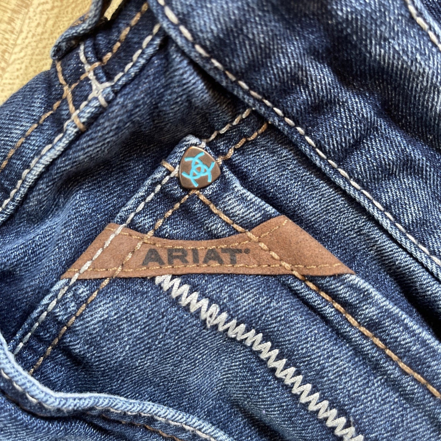 ariat m4 low rise boot jeans 34/32