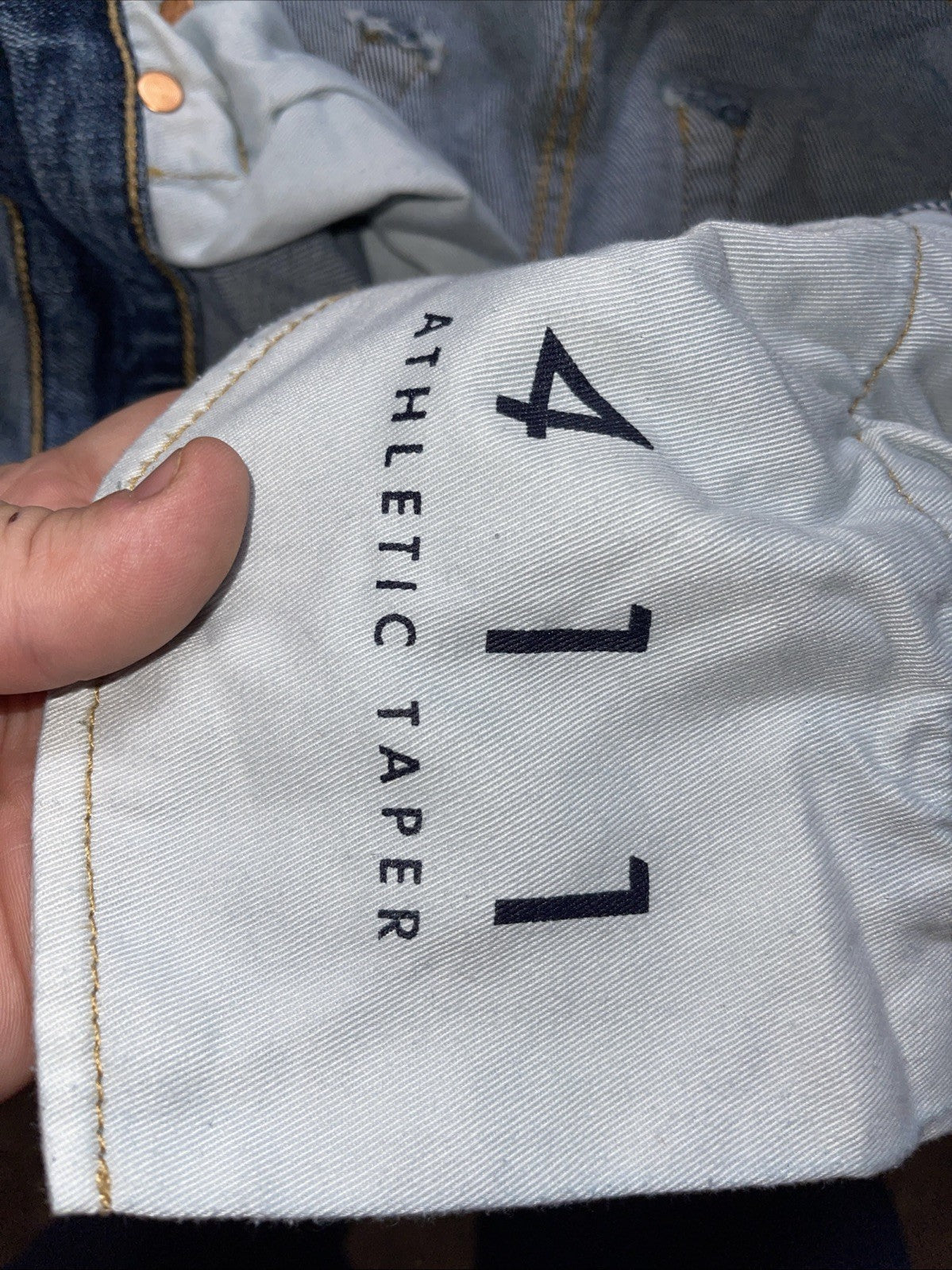 lucky brand 411 athletic taper jeans 33/32
