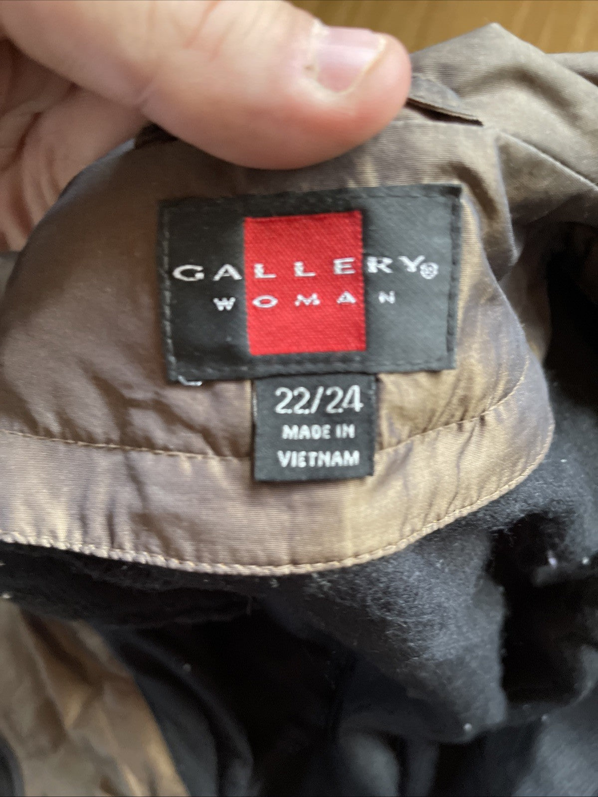 Gallery Woman Coat 22/24