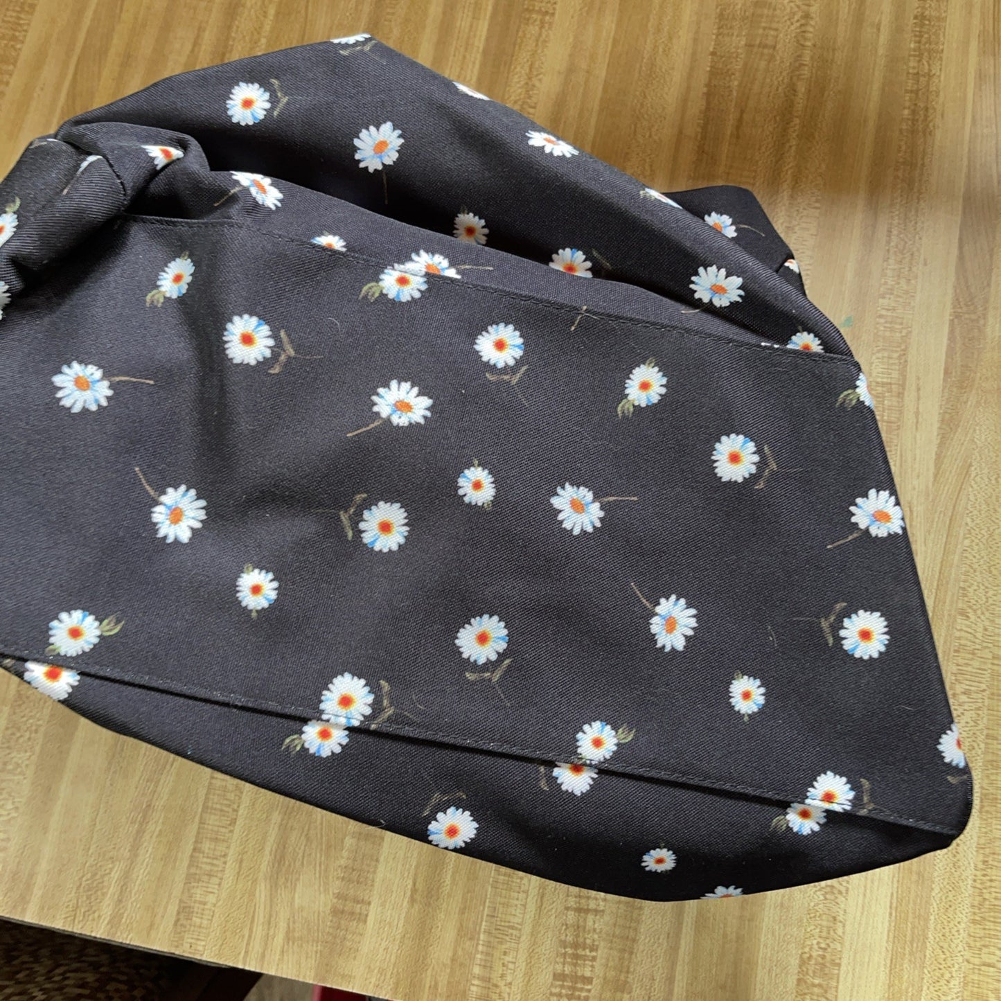 alice olivia daisy print duffel bag NWT 