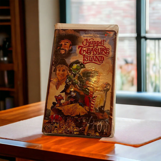 WALT DISNEY PICTURES PRESENTS JIM HENSON - MUPPET TREASURE ISLAND ~ VHS. 
