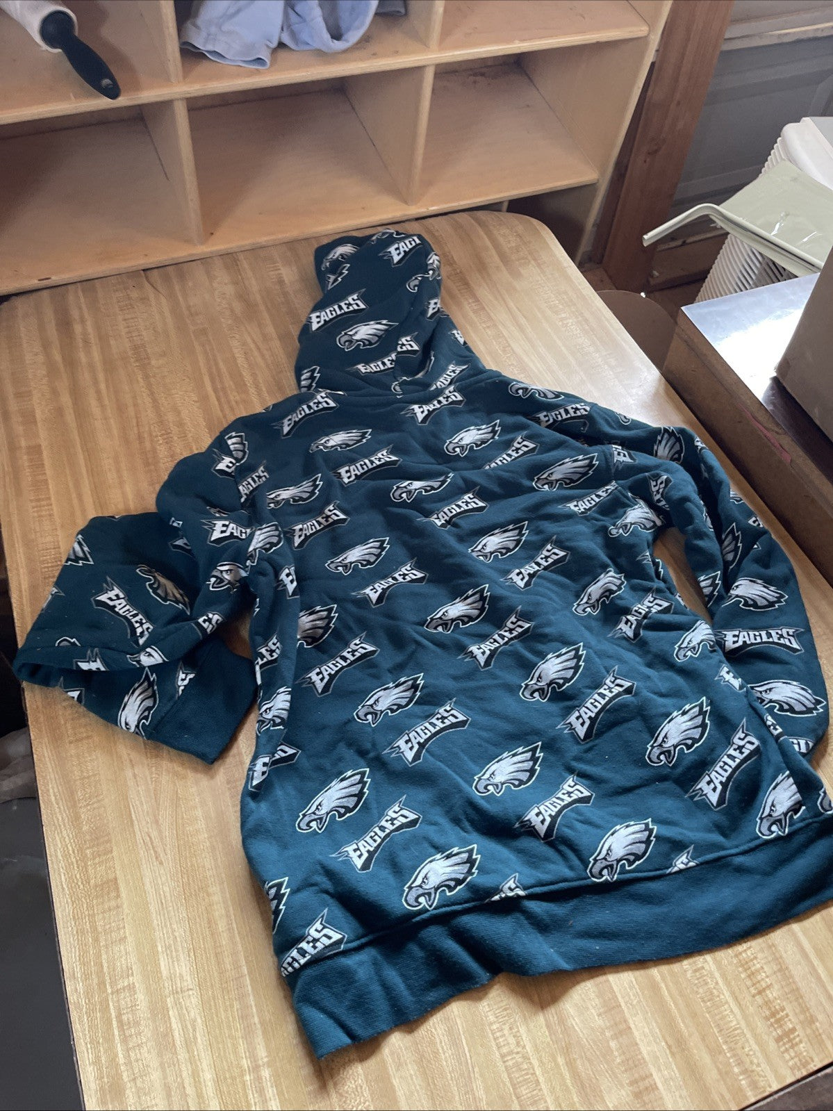 NFL Team Apparel Philadelphia Eagles All Over Print Hoodie Women’s XL