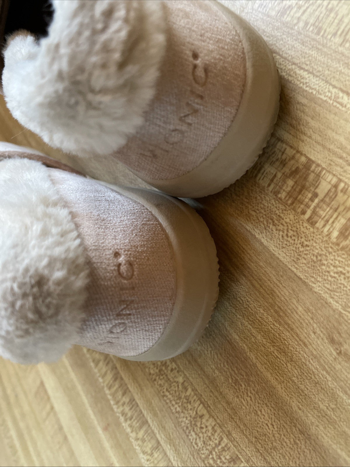 Vionic Slippers 8