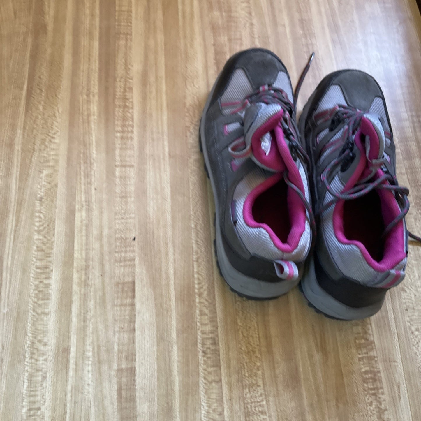 Bearpaw Hiking Shoes 6.5