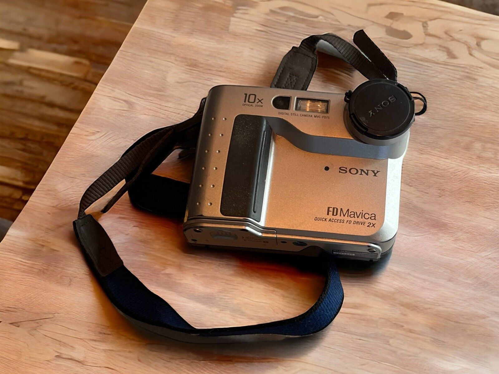 Sony Mavica MVC-FD75 0.4MP Digital Camera - Silver and Black