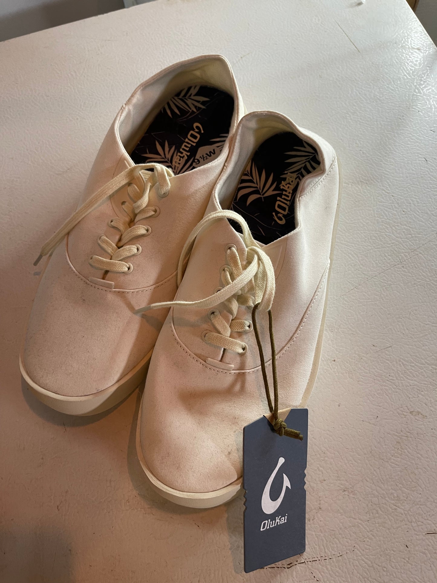 Olukai sneakers size 9.5 Wide