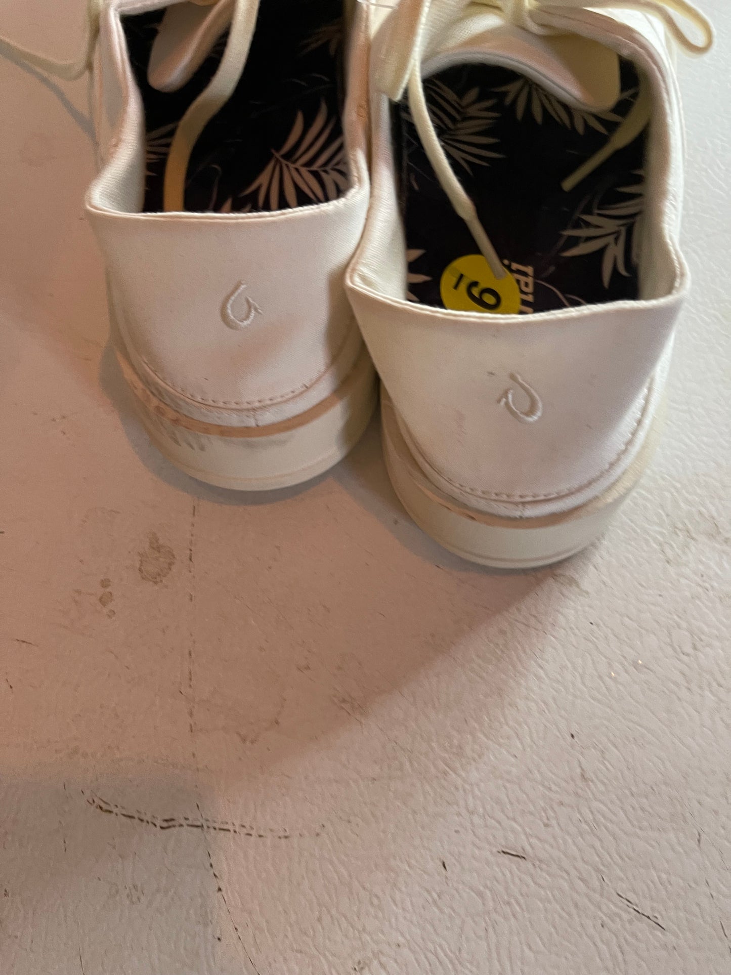 Olukai sneakers size 9
