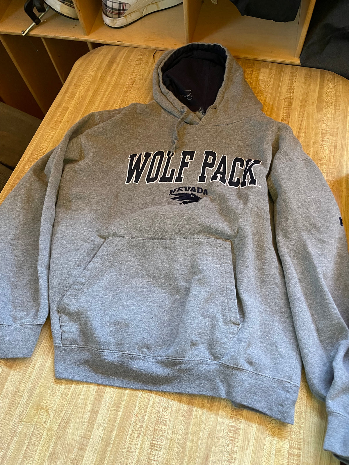Nevada Wolfpack hoodie xl