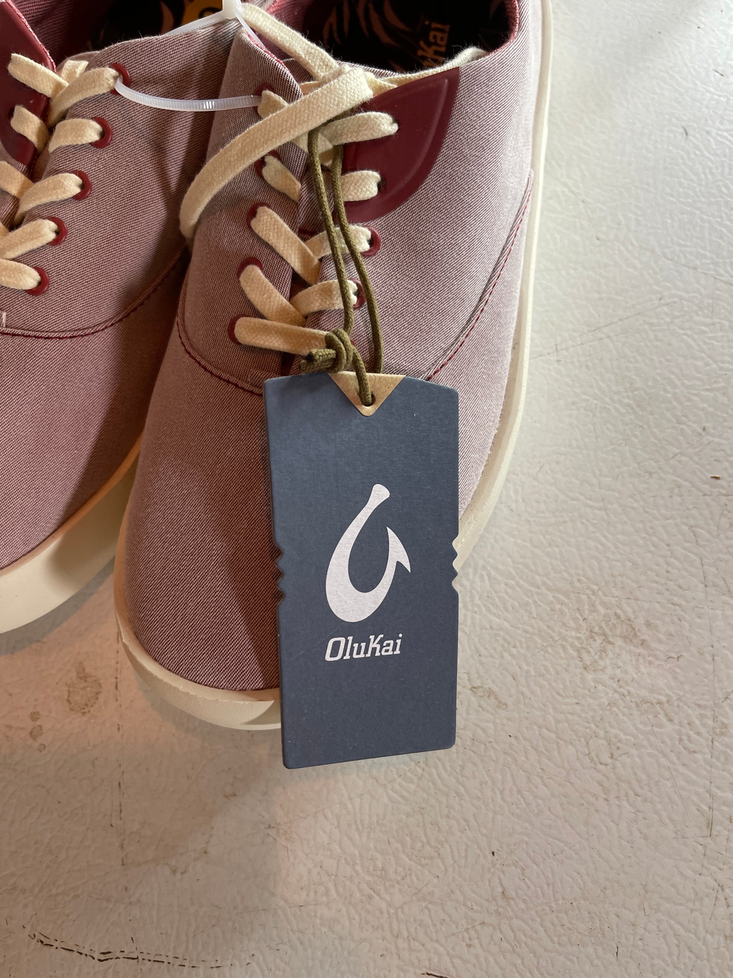 Olukai sneakers size 9 new without box