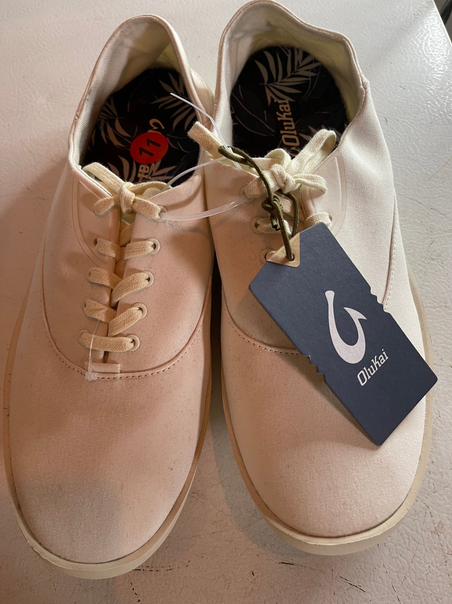 Olukai sneakers size 11