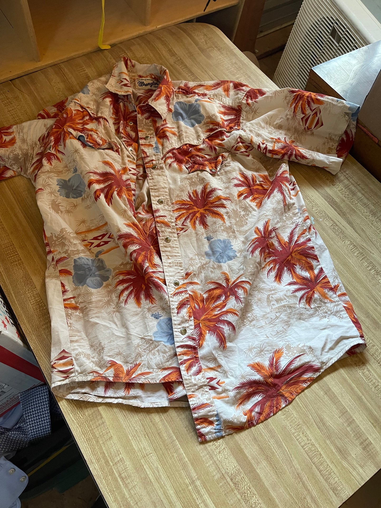 Wrangler Hawaiian Style Pearl Snap Large