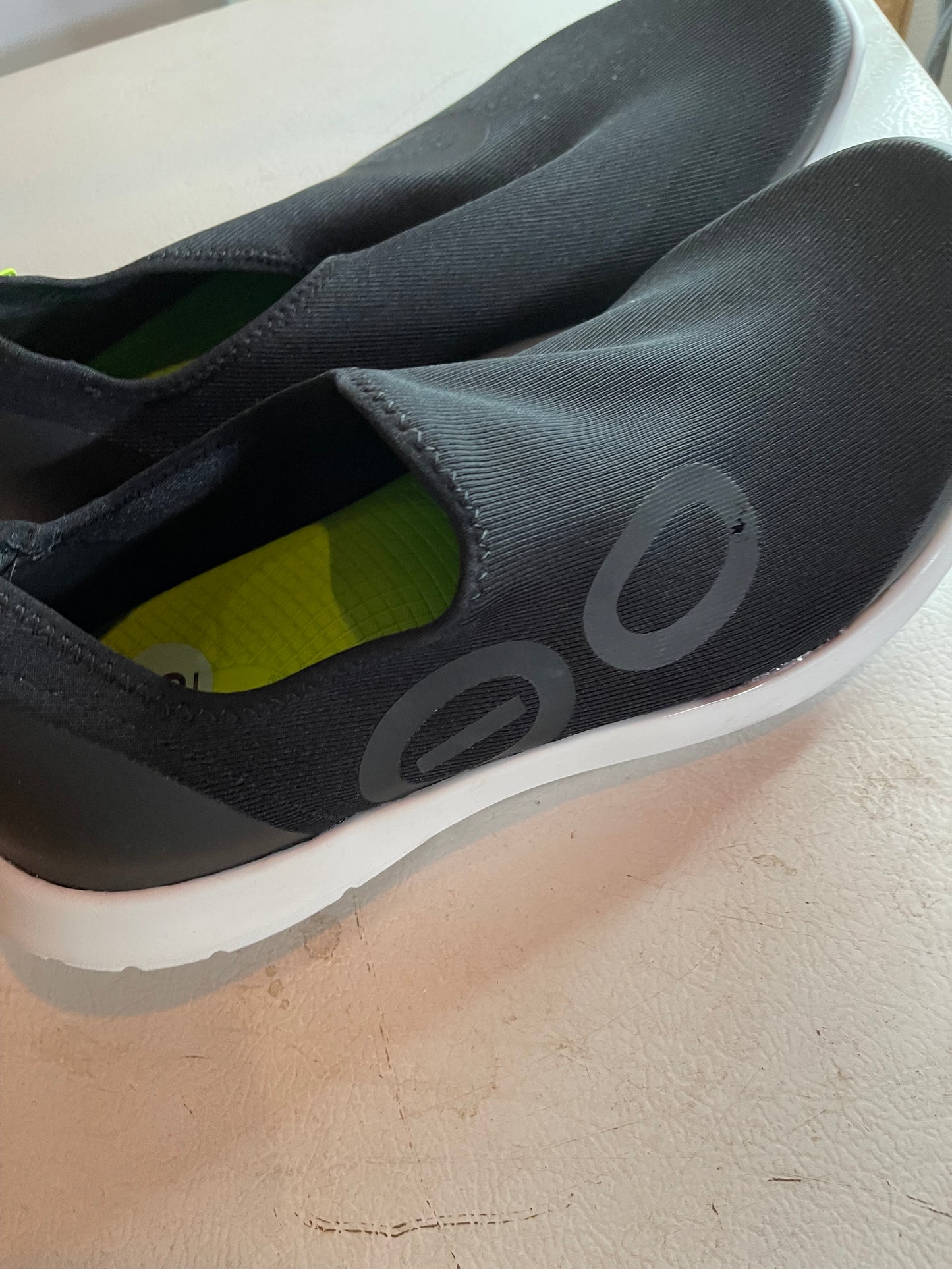 Oofos sneakers size 16 men’s