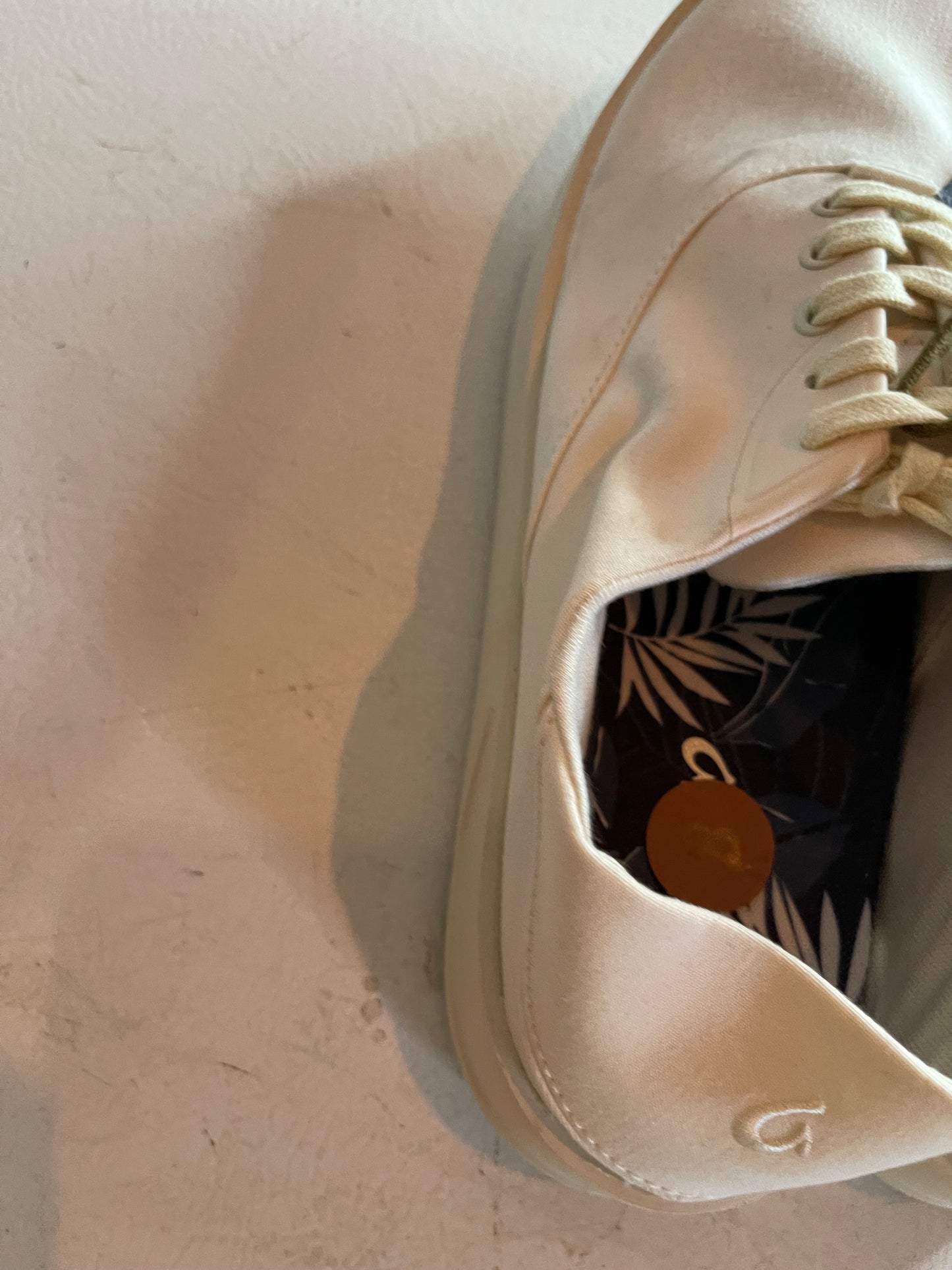 Olukai sneakers size 8
