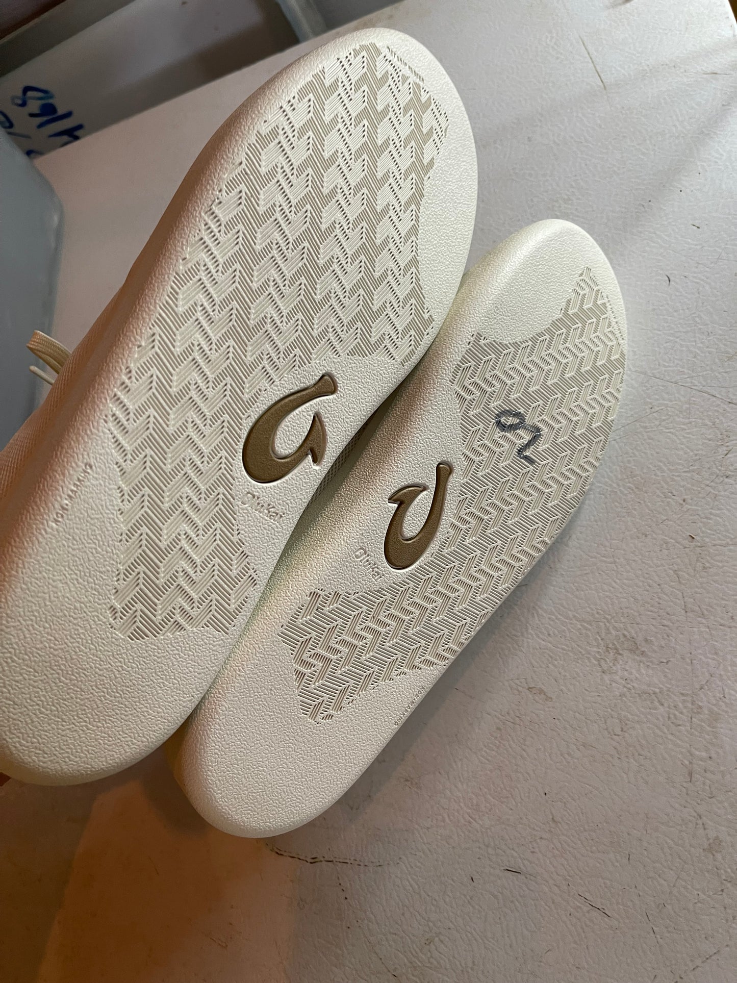 Olukai sneakers size 10.5