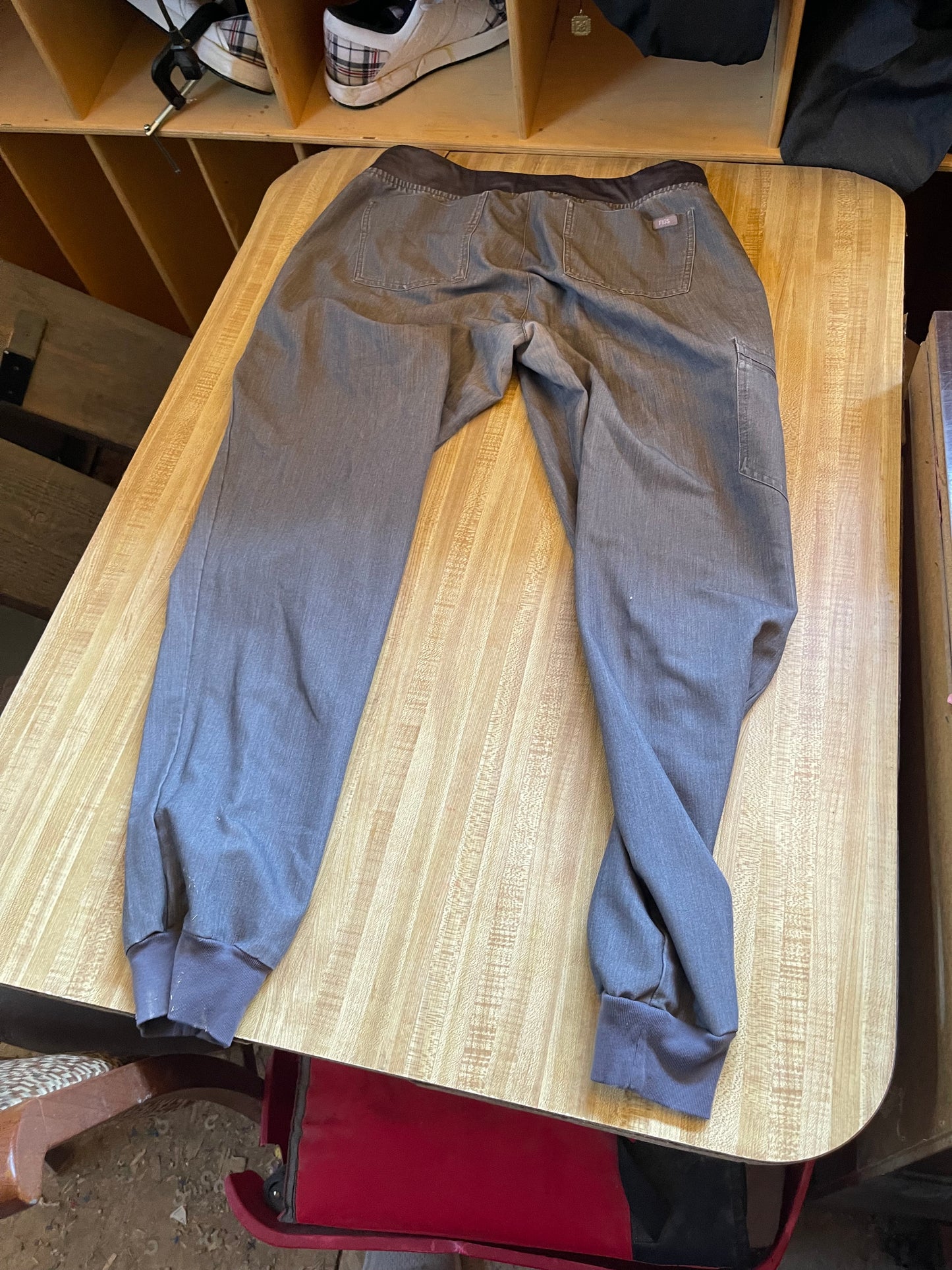 Figs scrubs set pants LT top xl