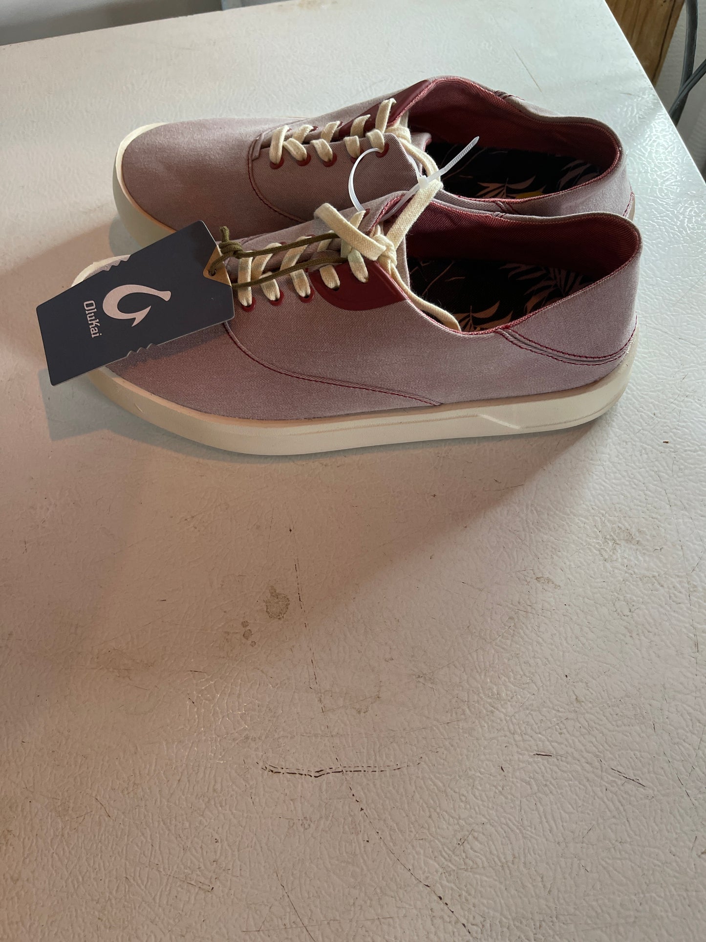 Olukai sneakers size 9 new without box
