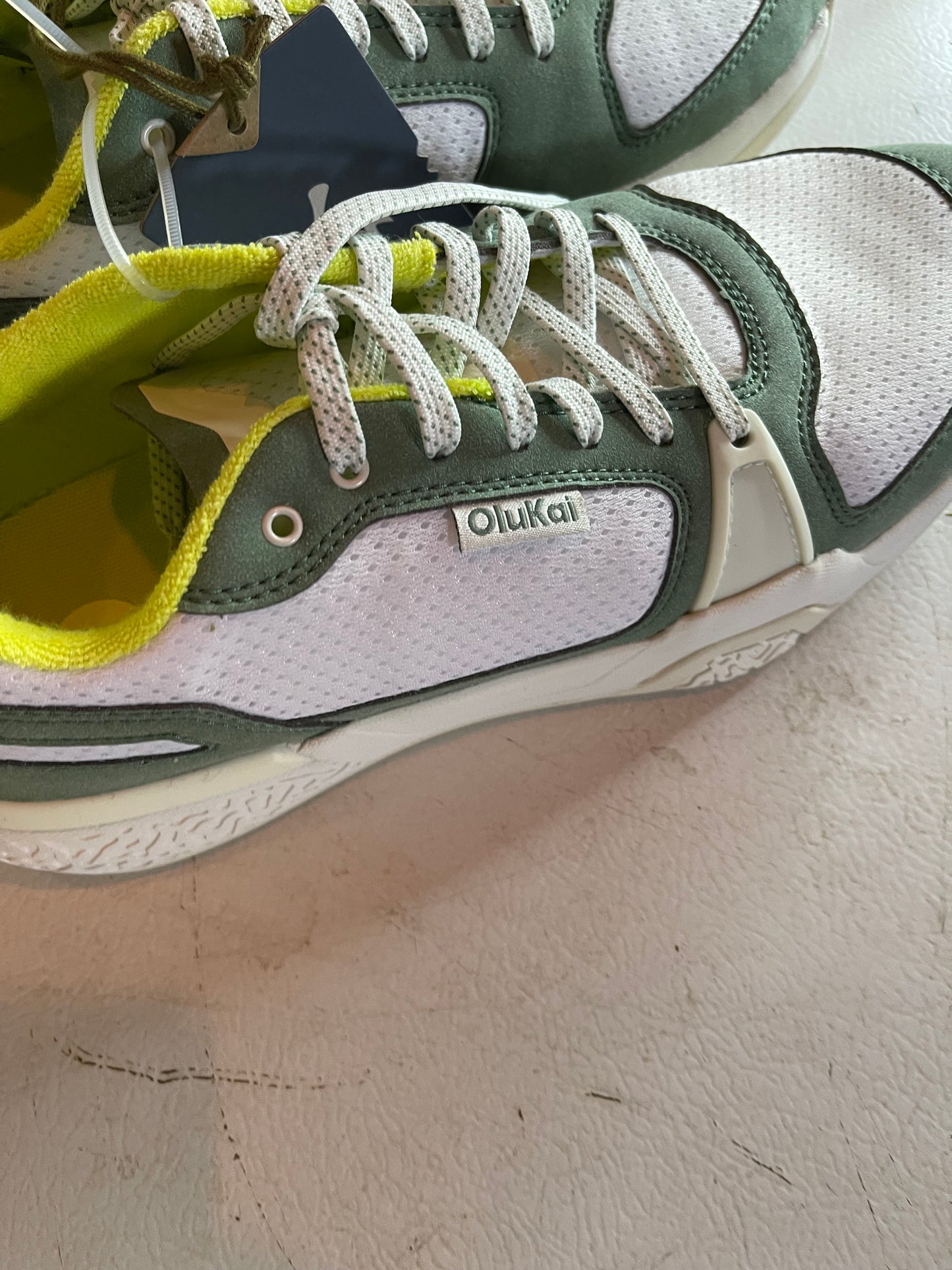 Olukai sneakers size 9