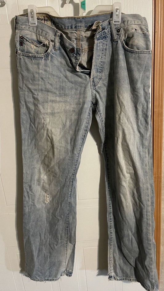 Abercrombie distressed jeans 32x34 in light blue denim with worn and faded details