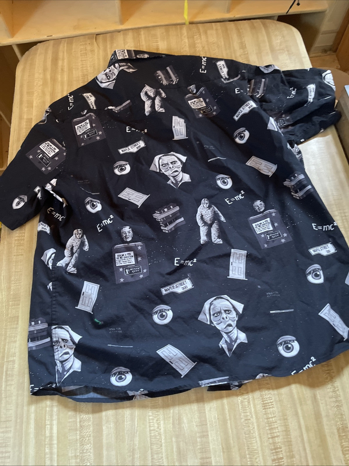 The Twilight Zone Mob Shirt 2XL 