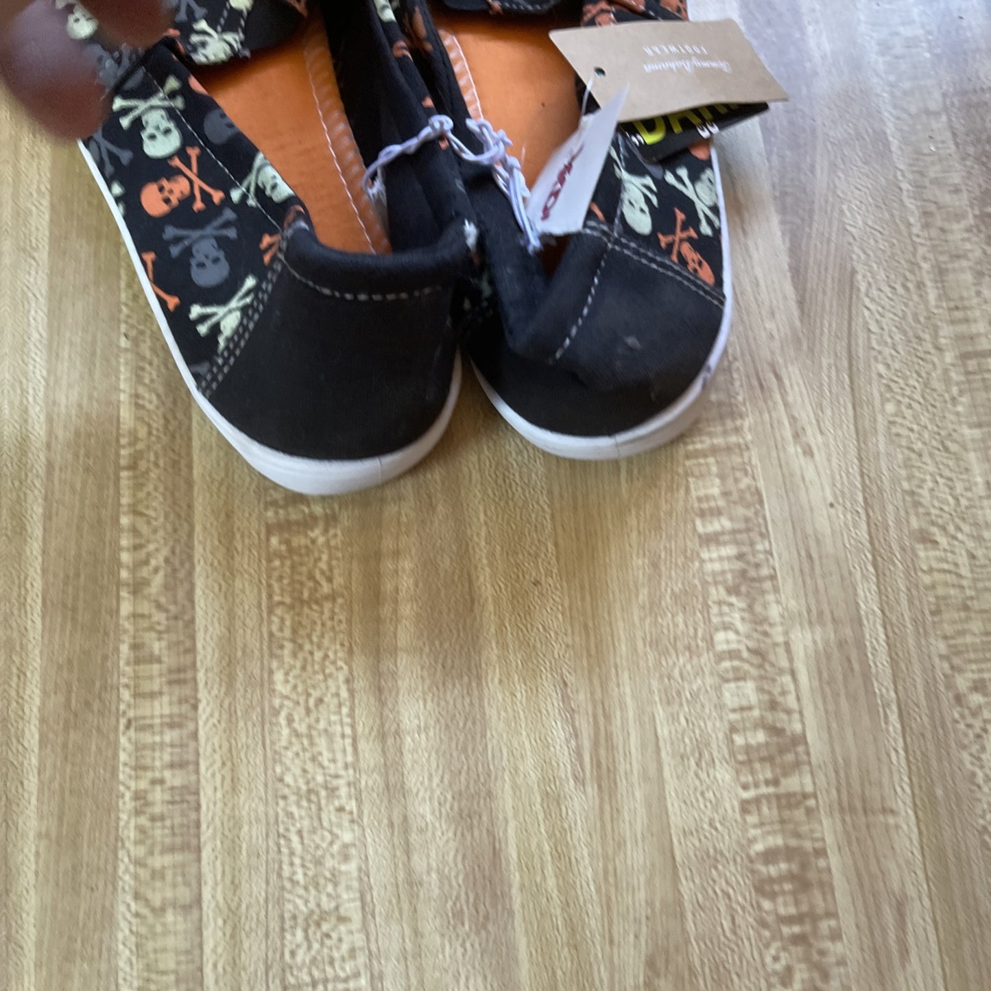 Tommy Bahama Glow In The Dark Halloween Themed Skull Slip On Shoes Size 7.5