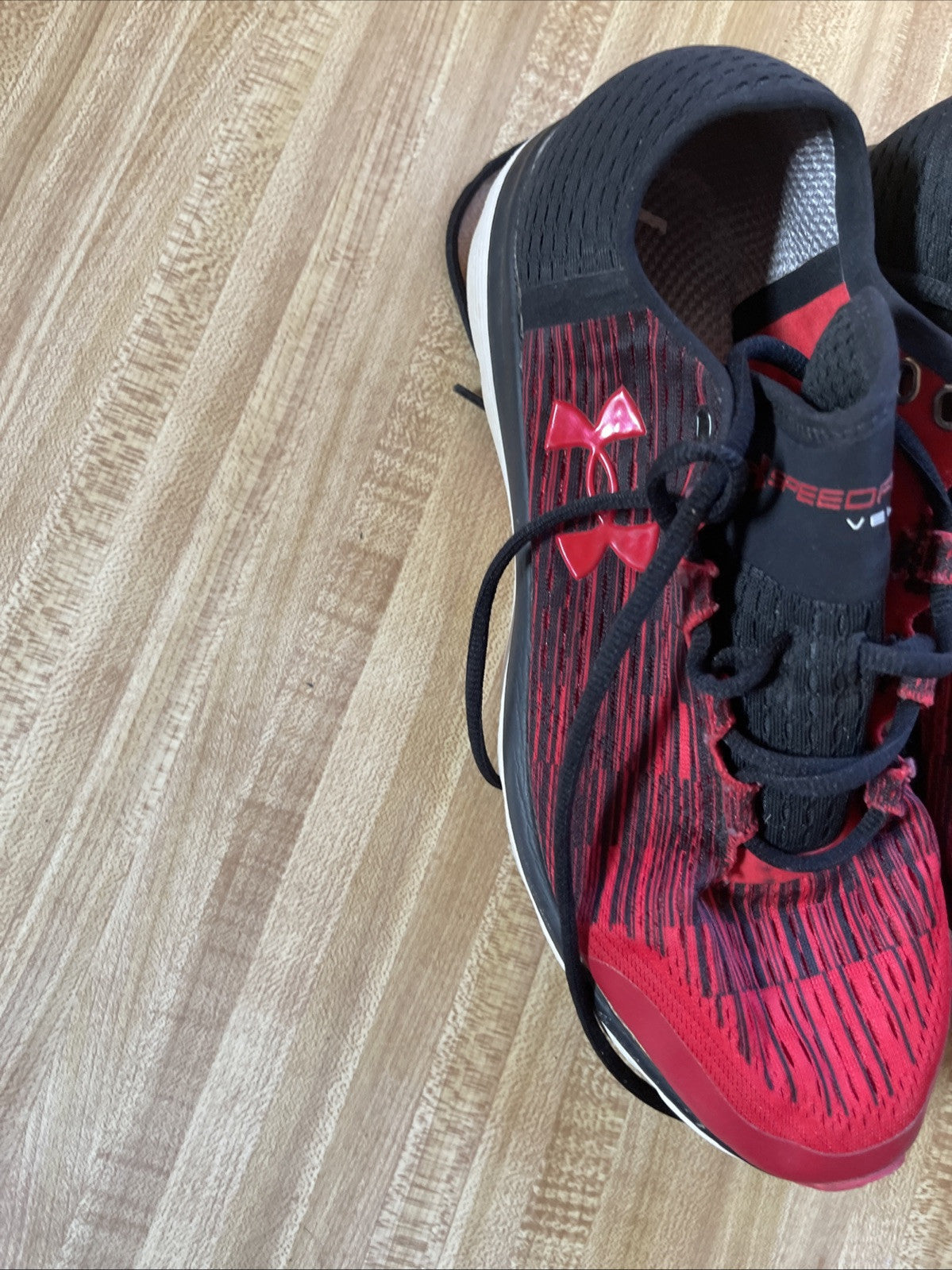 Under Armour Velociti Size 10.5 No Insoles