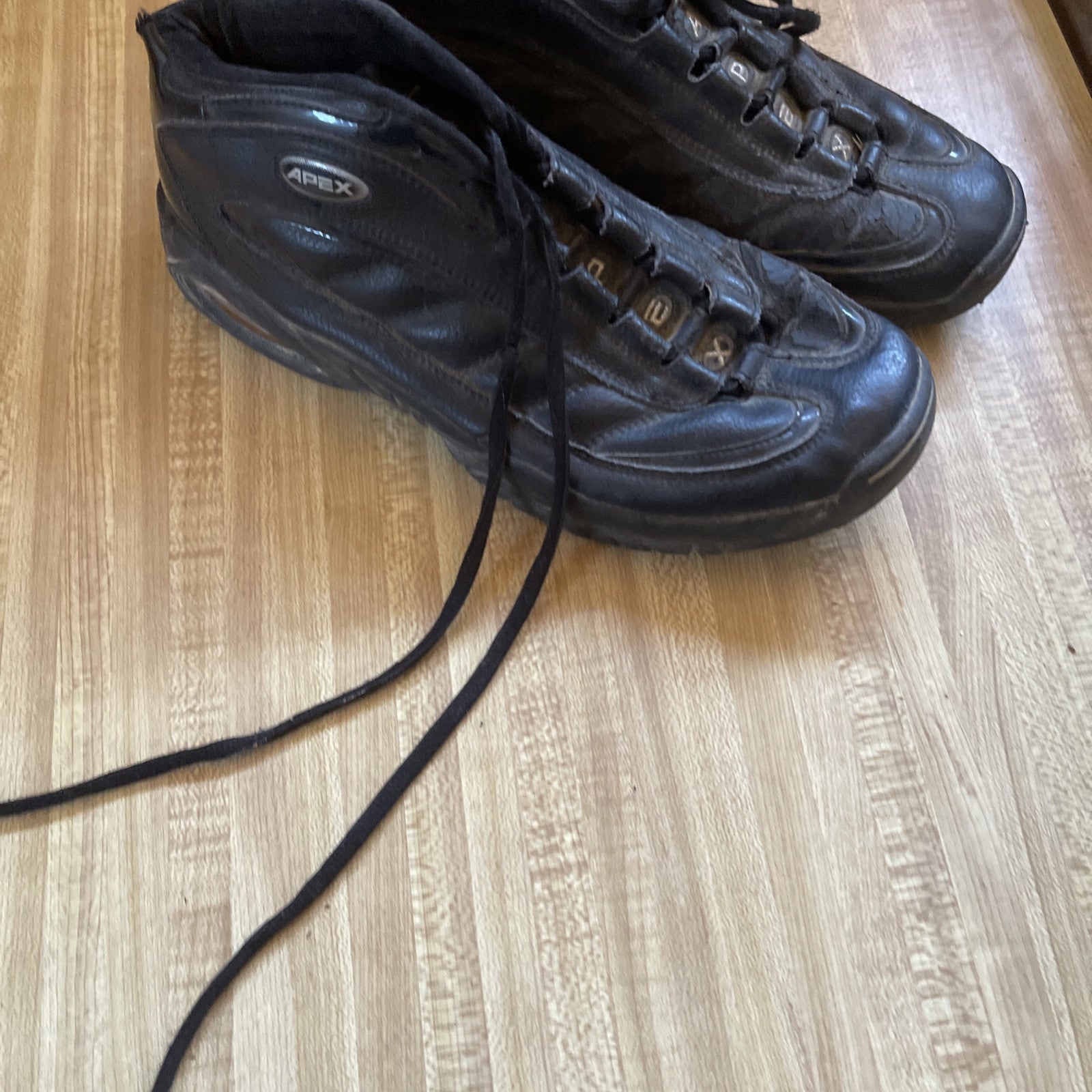 apex mens sneakers 10.5