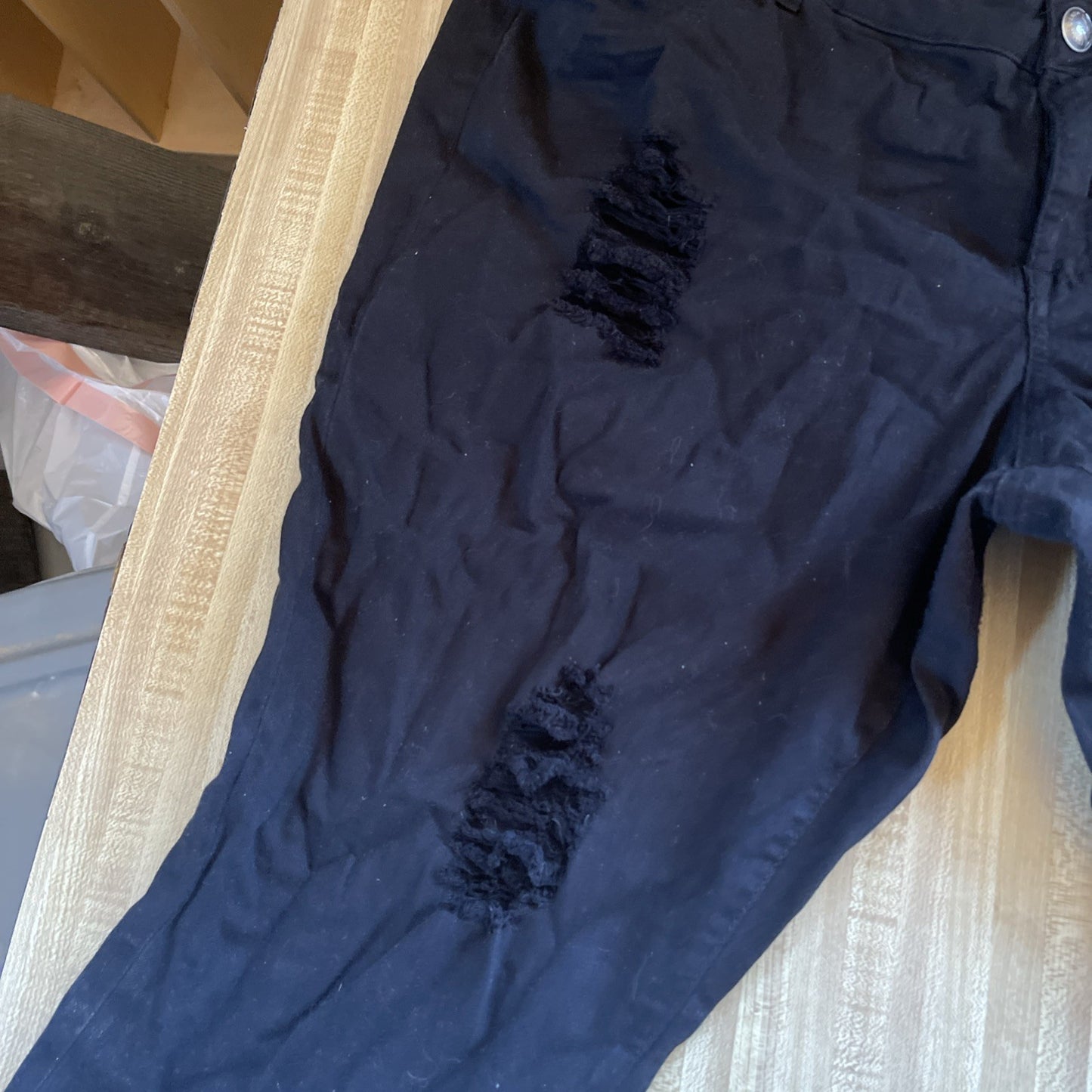 Torrid Capris 24 Distressed