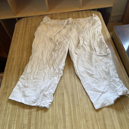 Disney Parks Capris XXL 