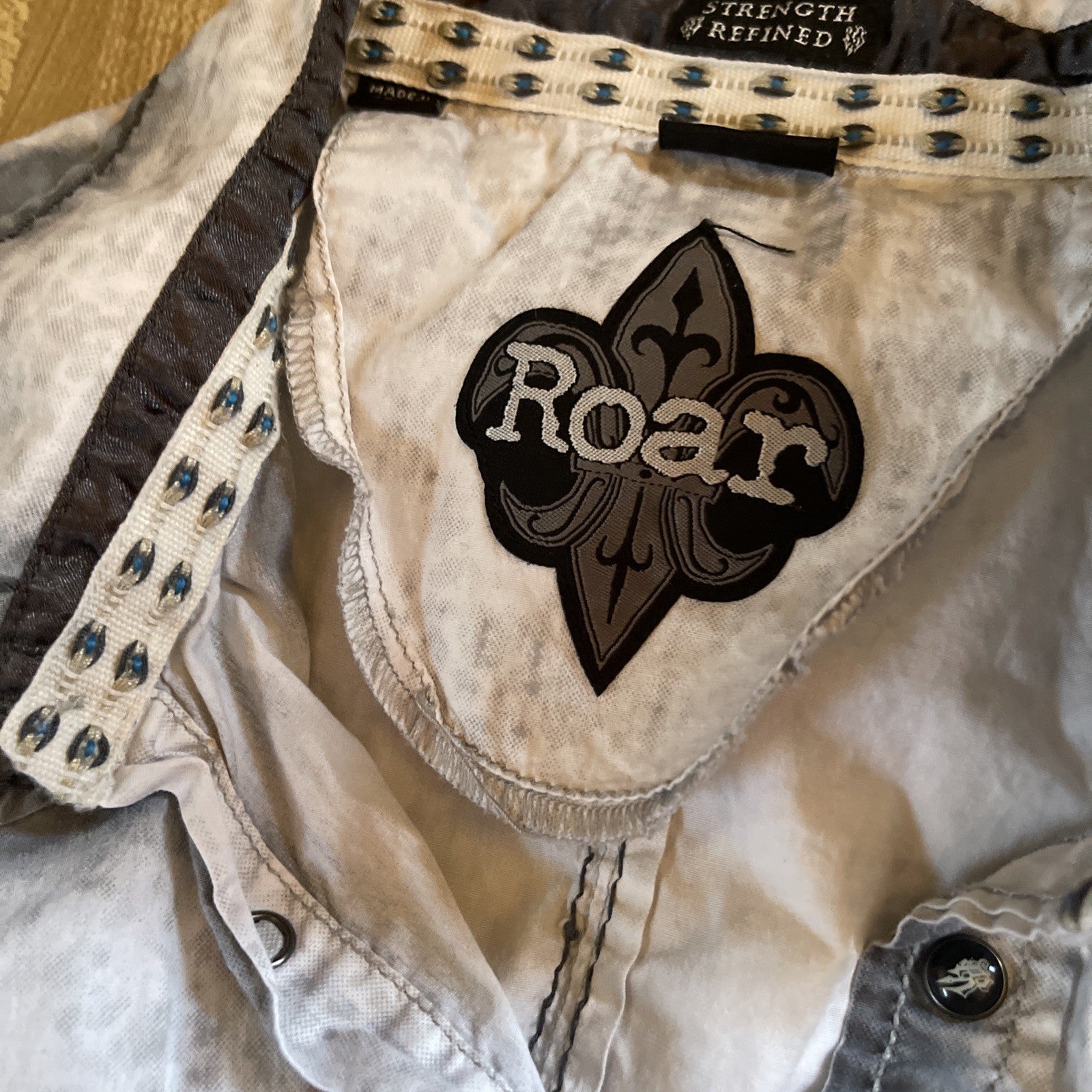 Roar Button Up 3XL 