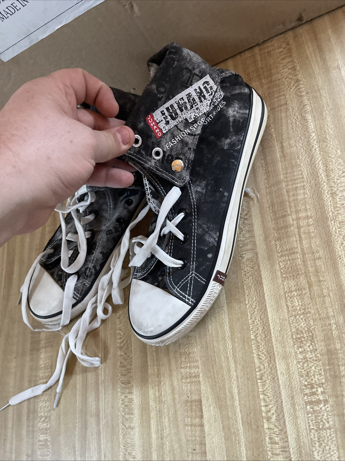 Ju Hang Sneakers 11.5