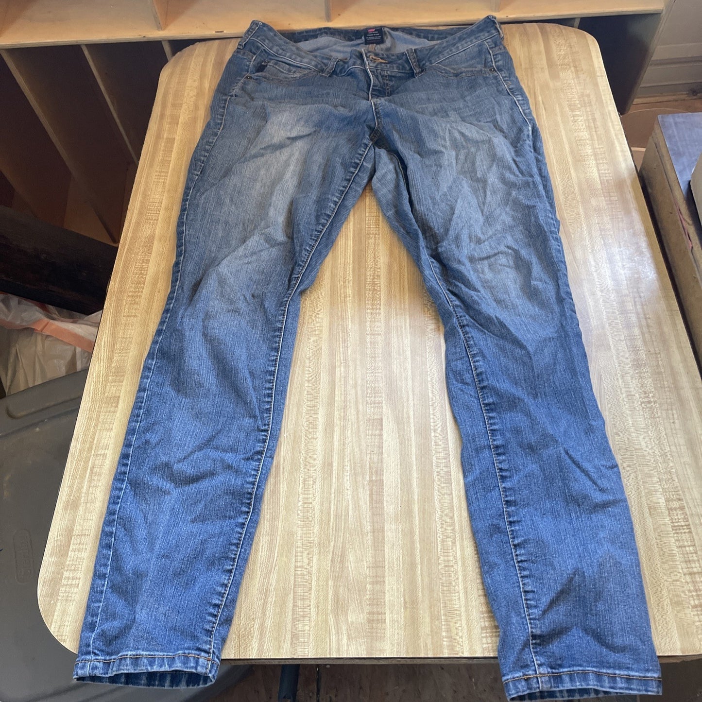 Torrid Ankle Jeans 18