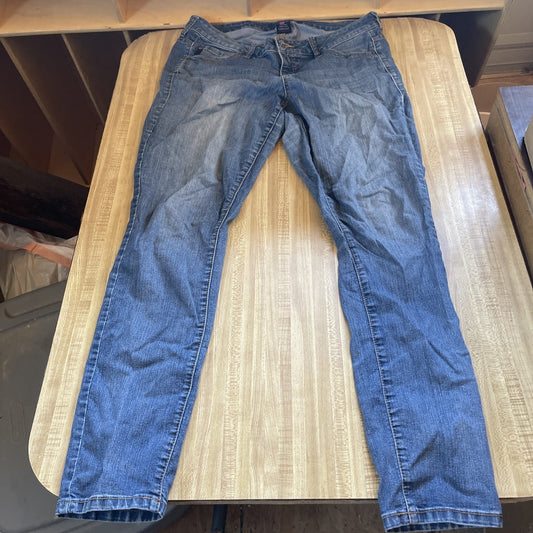 Torrid Ankle Jeans 18