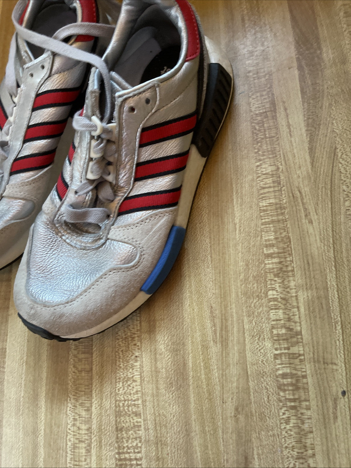 Size 5 - adidas Rising Star R1 Silver Metallic